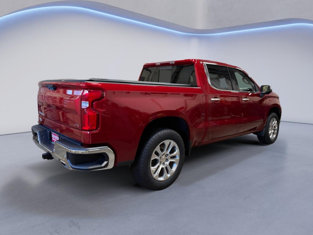 View vehicle photo 4