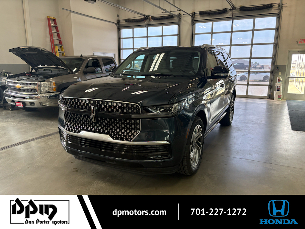 Flight Blue Metallic Clearcoat 2026 Lincoln Navigator SUV / Crossover Four-Wheel Drive Automatic